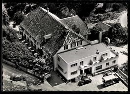 AK Prêles, Hôtel-Pension de l`Ours, vue d`avion, Propr. A. S